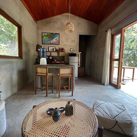 Into The Blue - Yoga Included & Walk To 3 Beaches Tangalle Exterior photo