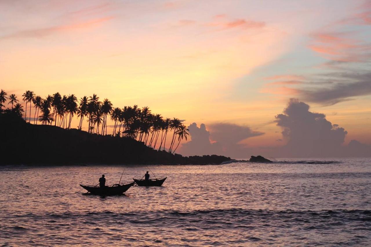 Into The Blue - Yoga Included & Walk To 3 Beaches Tangalle Exterior photo