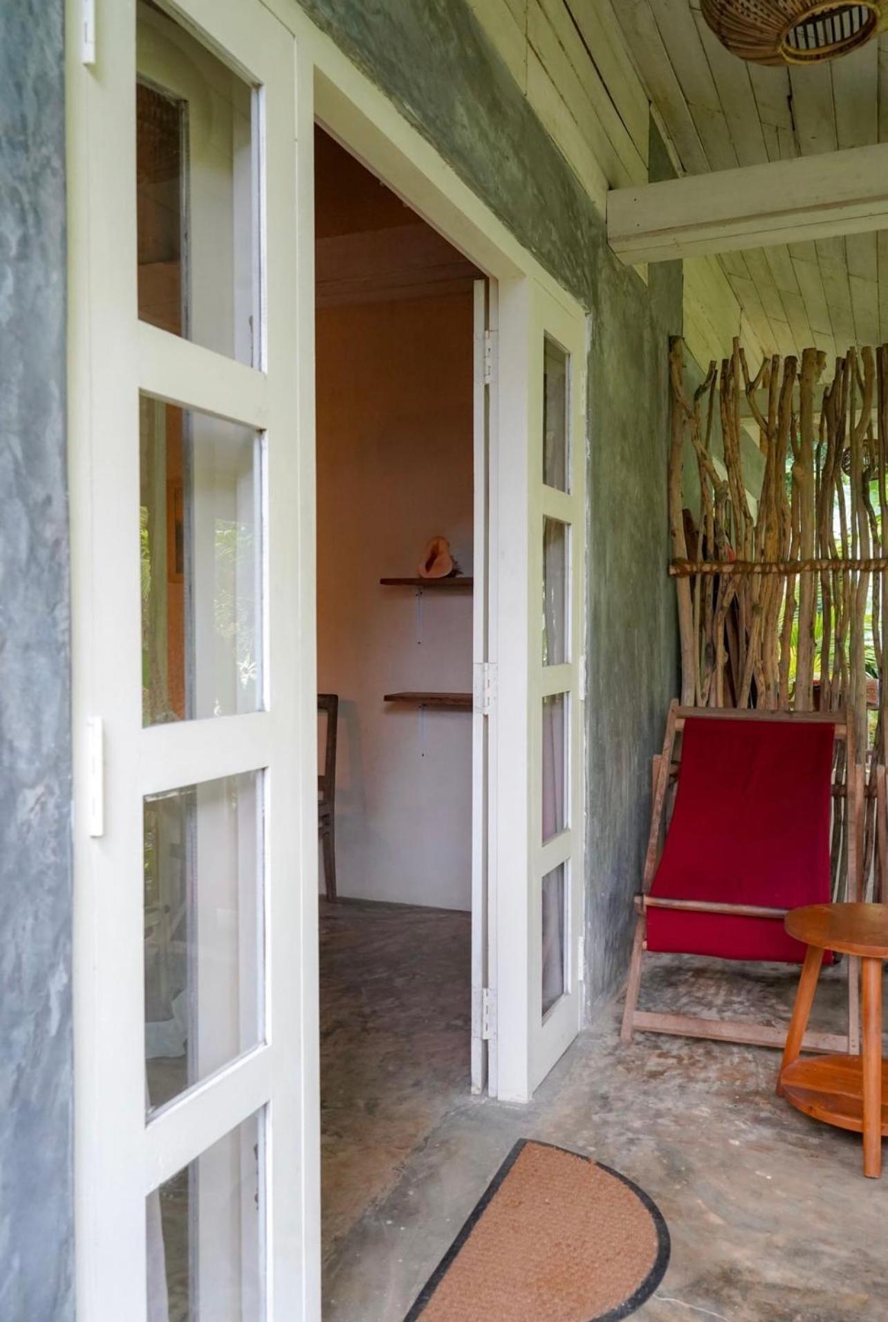 Into The Blue - Yoga Included & Walk To 3 Beaches Tangalle Exterior photo