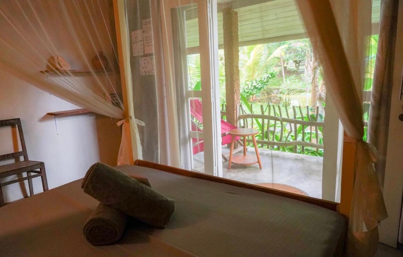 Into The Blue - Yoga Included & Walk To 3 Beaches Tangalle Exterior photo