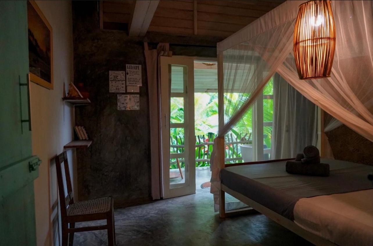 Into The Blue - Yoga Included & Walk To 3 Beaches Tangalle Exterior photo