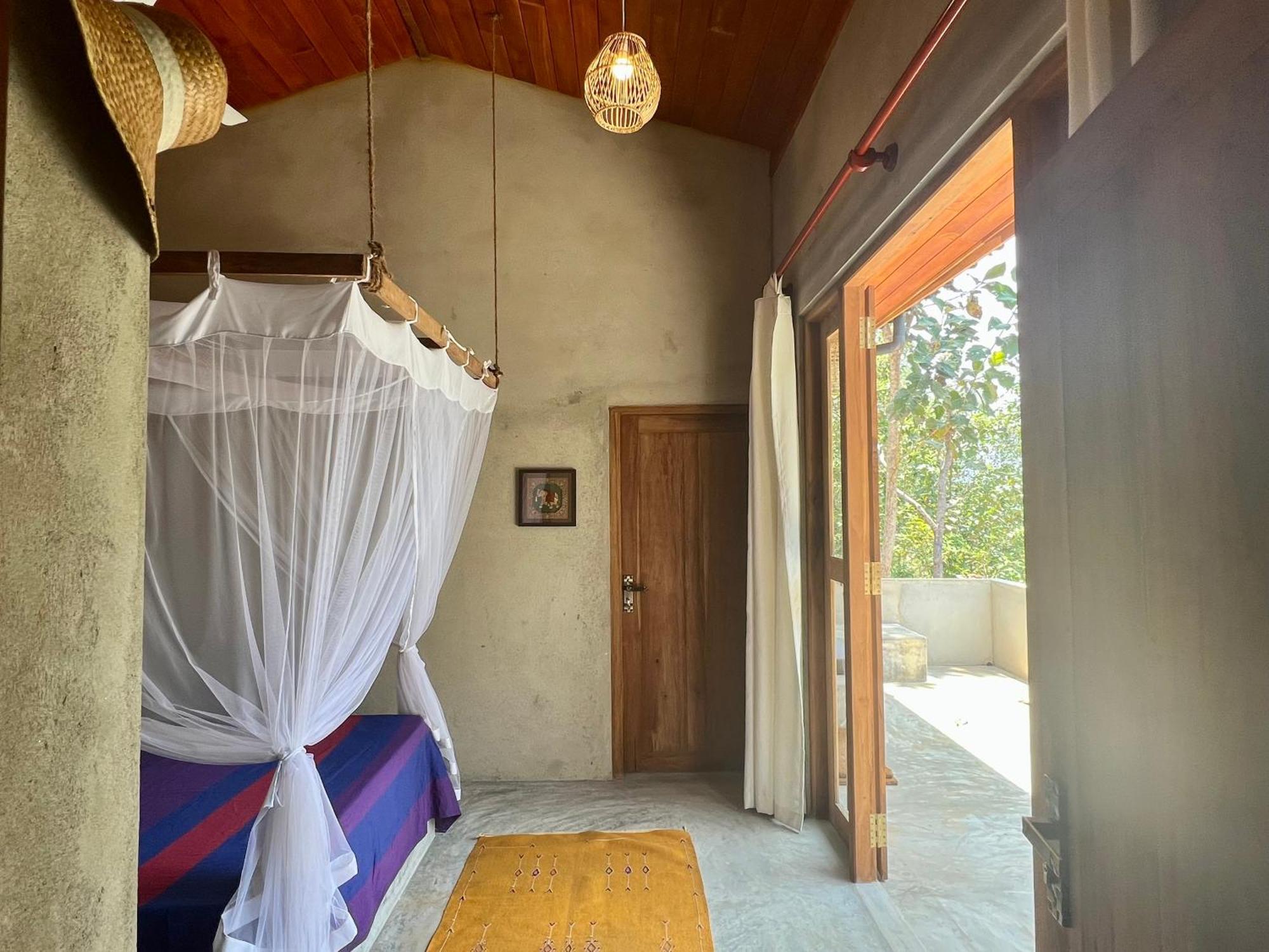 Into The Blue - Yoga Included & Walk To 3 Beaches Tangalle Exterior photo